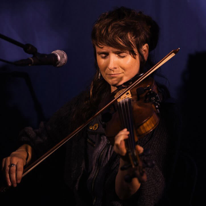 Image of Heulwen Williams playing the violin.